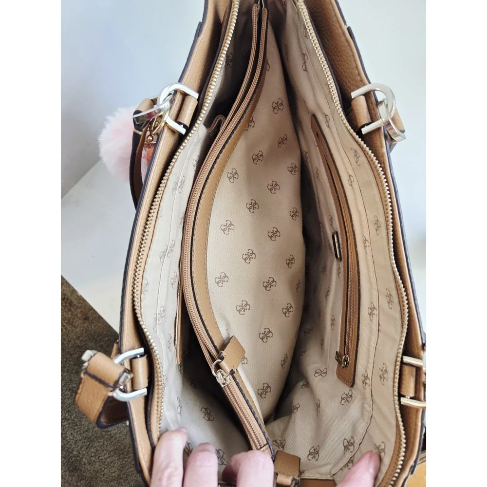 Guess Albury Shopper Charm Tote Brown Shoulder Bag‎ Faux Leather Large